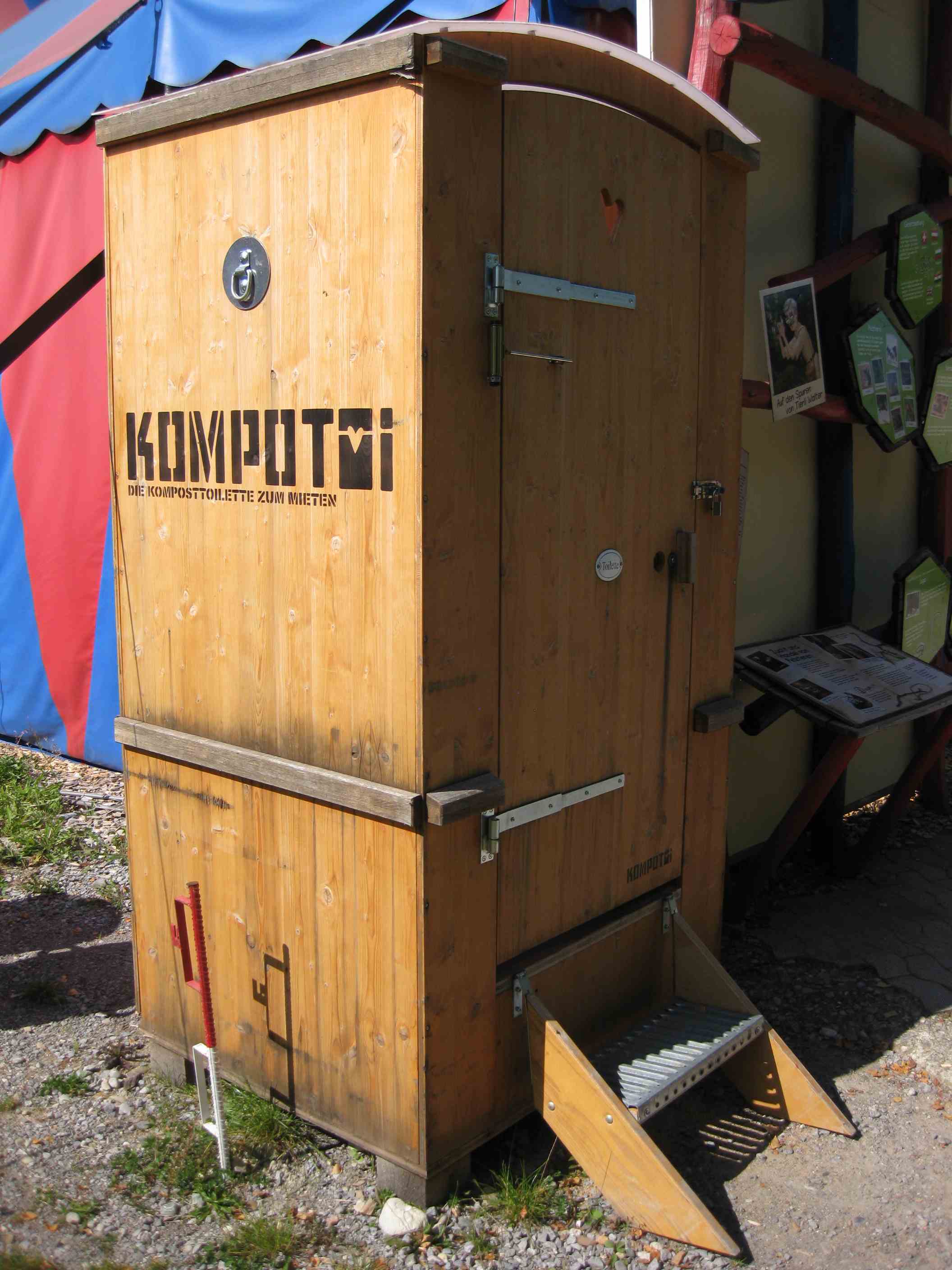 Kompotoi-Toilette im Walter Zoo in Gossau
