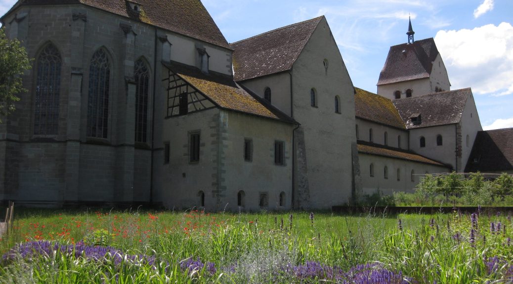 Münster und Klostergarten auf der Insel Reichenau