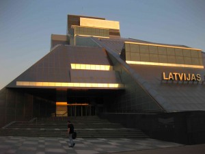 Eingang der lettischen Nationalbibliothek
