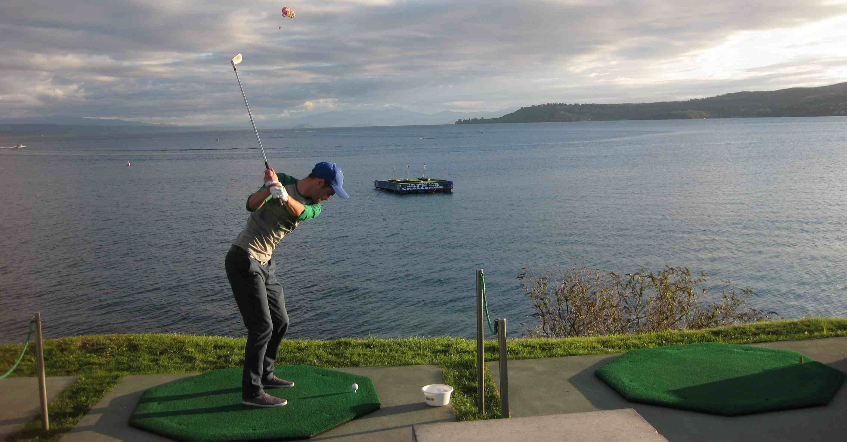 Golf player in Taupo, New Zealand