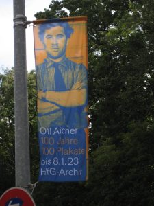 Werbefahne für eine Otl-Aicher-Ausstellung in der ehemaligen HfG in Ulm